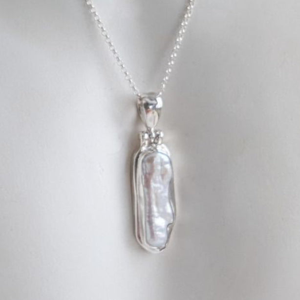 Mimi Biwa Freshwater Pearl Pendant Necklace