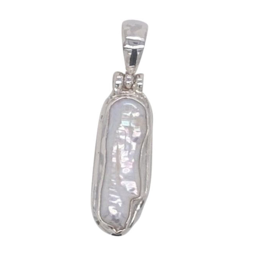 Mimi Biwa Freshwater Pearl Pendant Necklace