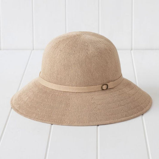 Kay Bucket Hat in Dark Beige