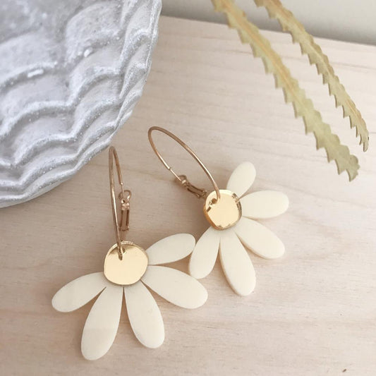 Jumbo Daisy Hoop Earring - Cream and Gold